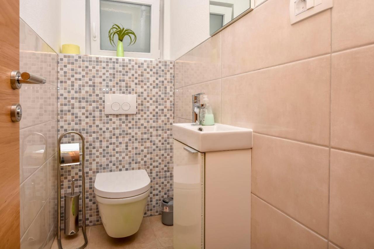 Apartments Jelena Rogoznica  Luaran gambar